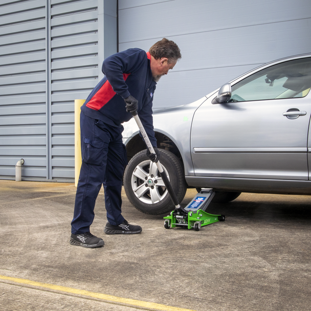 Sealey 2001LEHVCOMBO  |  Trolley Jack & Cordless Impact Wrench Combo - Green