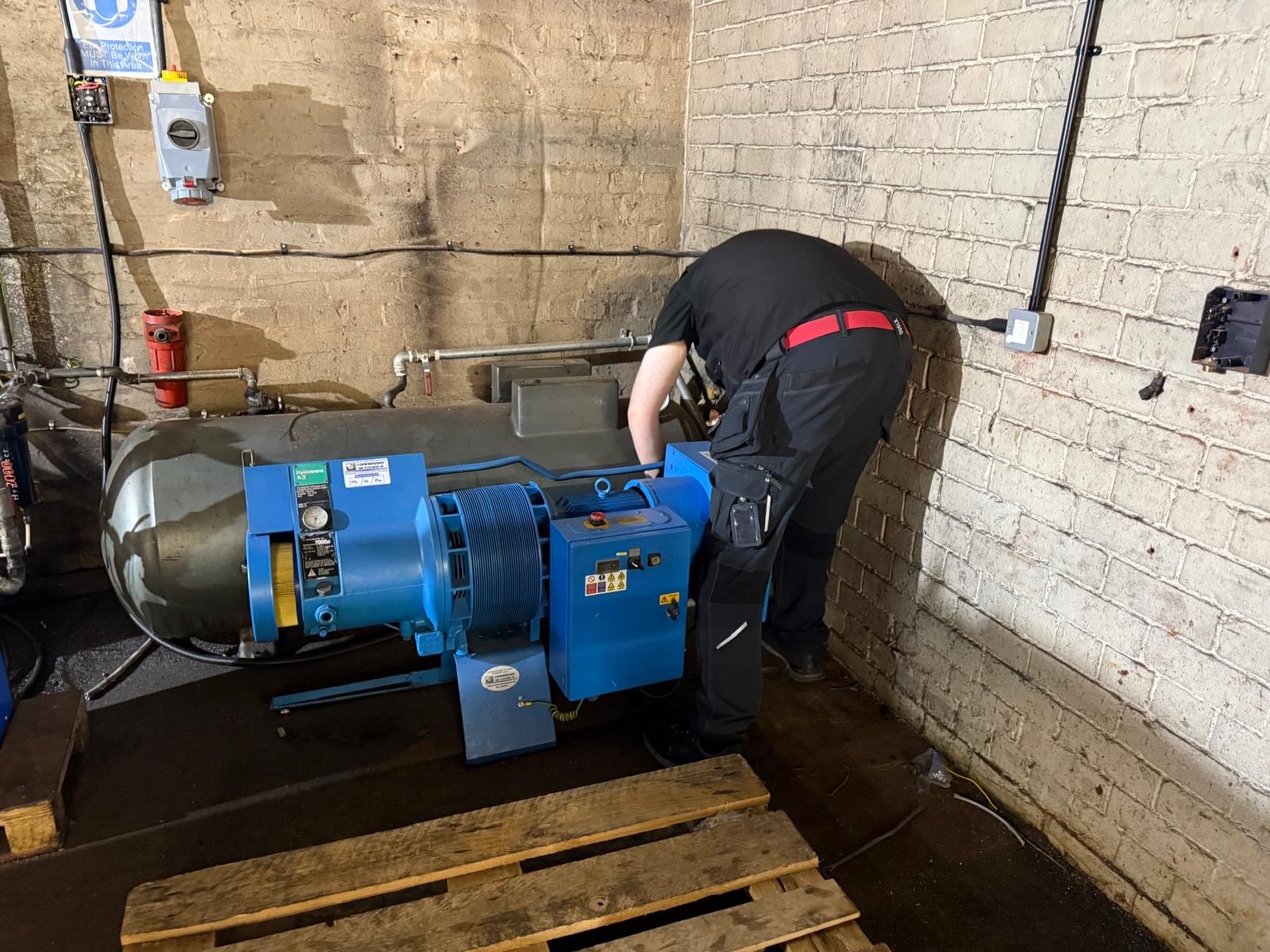 Engineering work around the existing Hydrovane compressor during the Arcadian Products installation