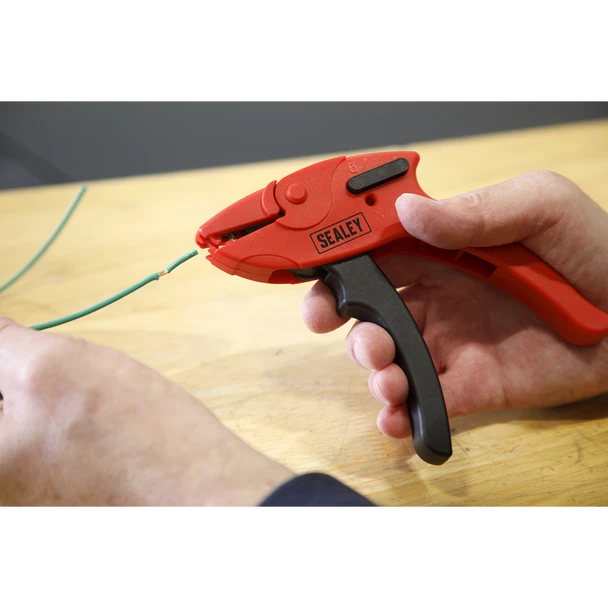 AK2269_ACT_WIRE_STRIPPER_PIC2_DFC1287587__76658