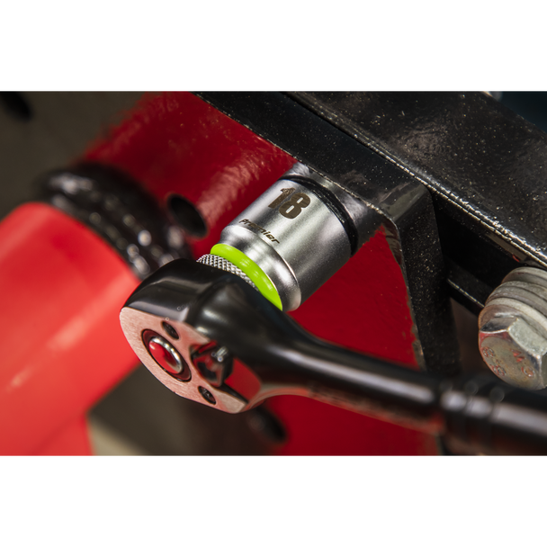 AK2660_ACT_IN_USE_PIC3_DFC1296580__90896