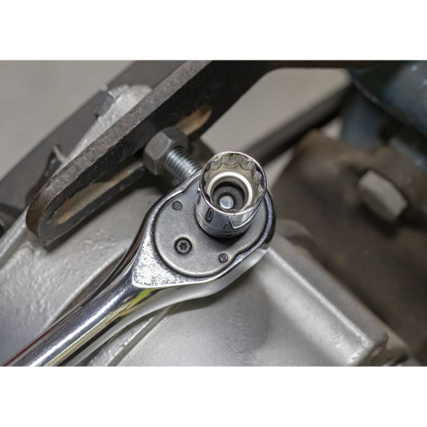 AK2676.V2_ACT_IN_USE_PIC3_DFC1450651__18008