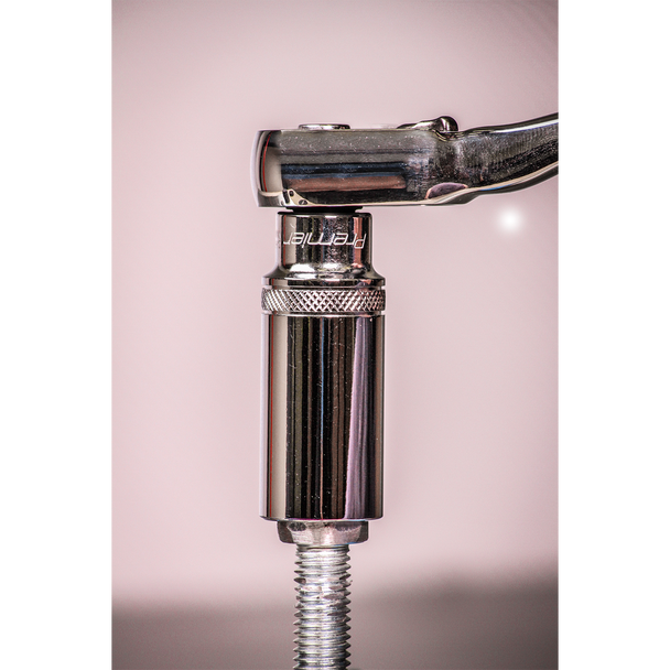 AK2744_ACT_ON_NUT__05725