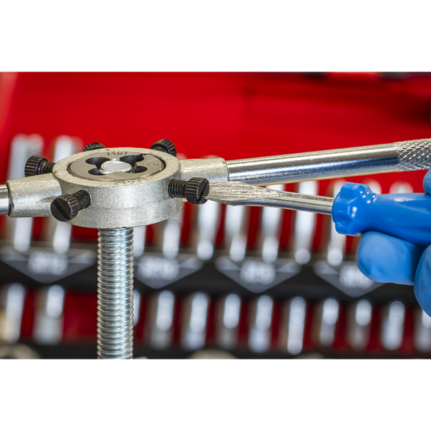 AK3015_ACT_TIGHTENING_SCREW_DFC1430428__41185