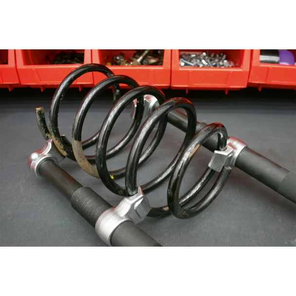 AK3845.V2_ACT_COMPRESSING_SPRING_ON_BENCH__31670