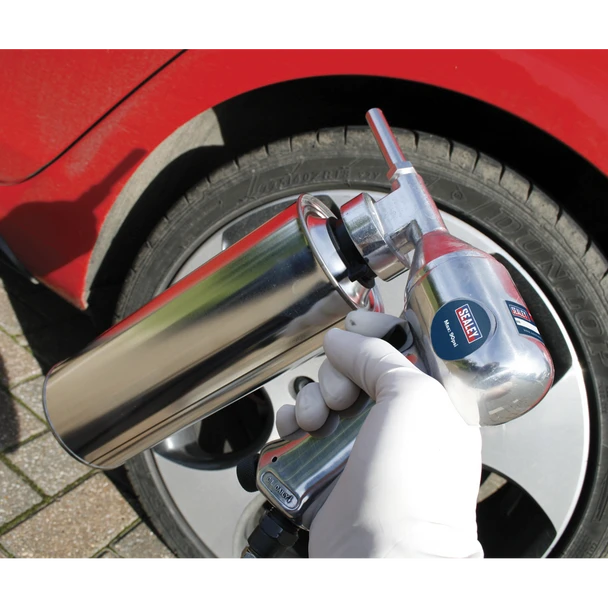 AK42_ACT_UNDER_WHEEL_RIM_DFC0414134__52972