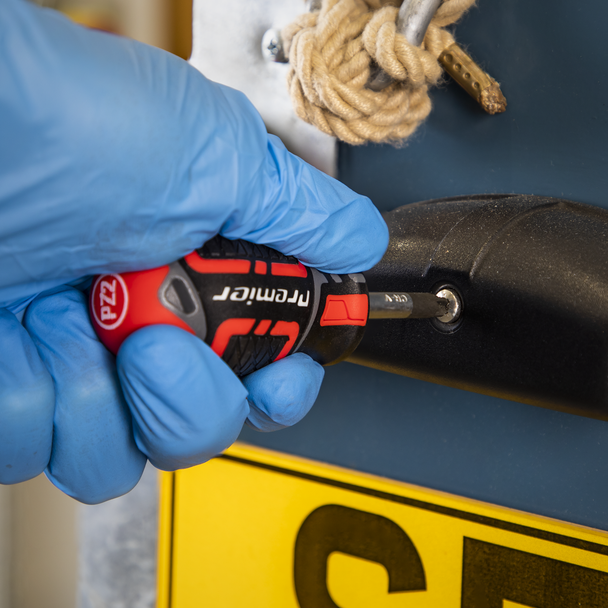 AK4328_ACT_IN_USE_PIC2_DFC1255935__17841