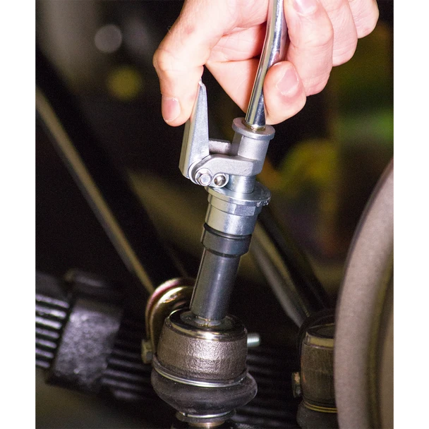 AK45.V2_ACT_IN_USE_GREASE_NIPPLE__54683