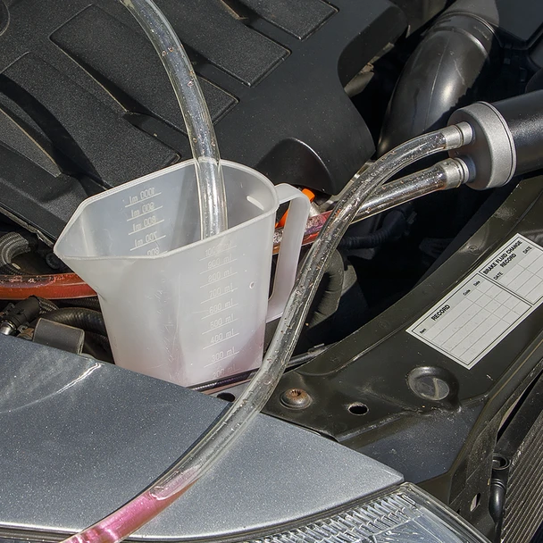 AK471_ACT_IN_USE_CLOSE_DFC1425547__30885