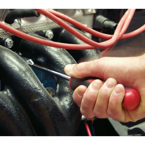 AK4911_ACT_REACHING_INTO_ENGINE_DFC1364239__02871