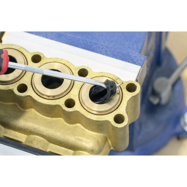 AK5214.V2_ACT_IN_USE_PIC3_DFC1450742__46712