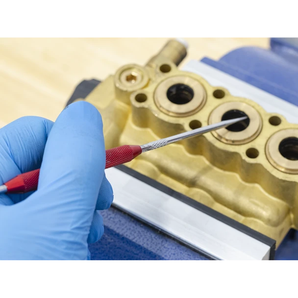 AK522.V4_ACT_IN_USE_PIC5_DFC1450757__70032