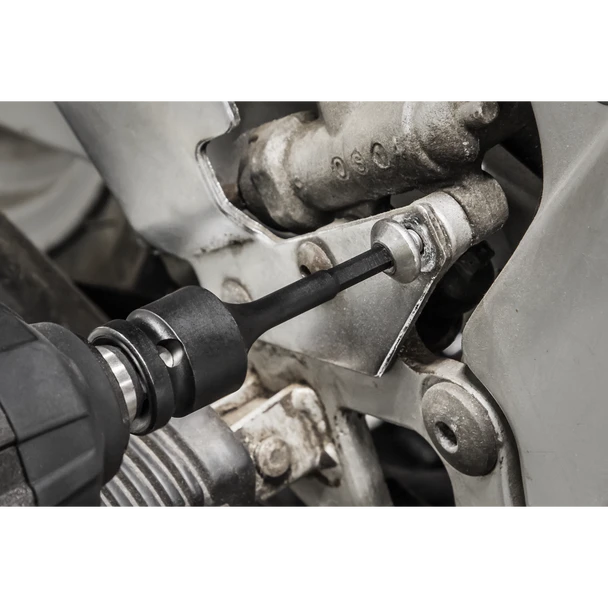 AK5600_ACT_IN_USE_PIC2_DFC1476521__15097