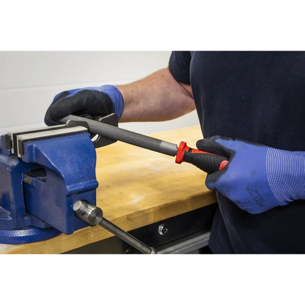 AK5731_ACT_IN_USE_PIC3_DFC1476619__59854