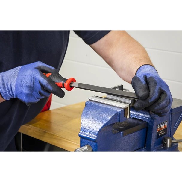 AK582_ACT_IN_USE_PIC4_DFC1420290__28111