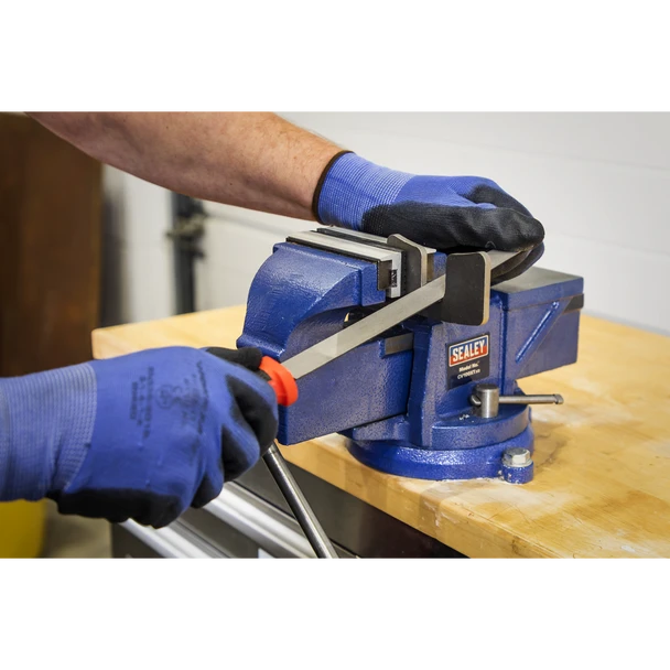 AK5861_ACT_IN_USE_PIC2_DFC1804904__90626