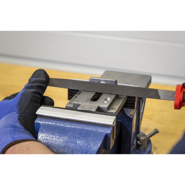 AK5864_ACT_IN_USE_CLOSE_DFC1420536__87907