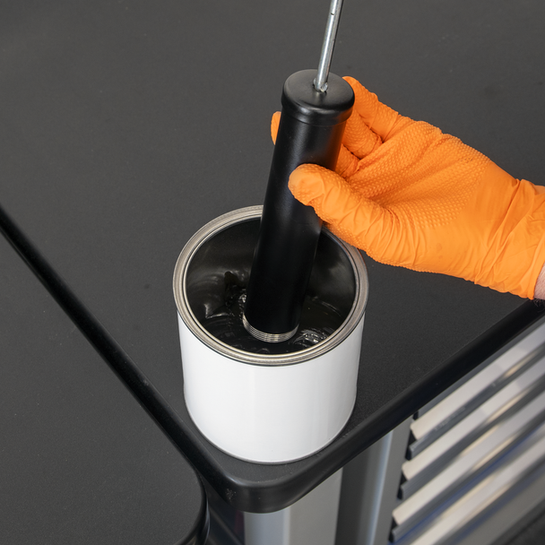 AK59_ACT_EXTRACTING_GREASE_DFC1900867__36990