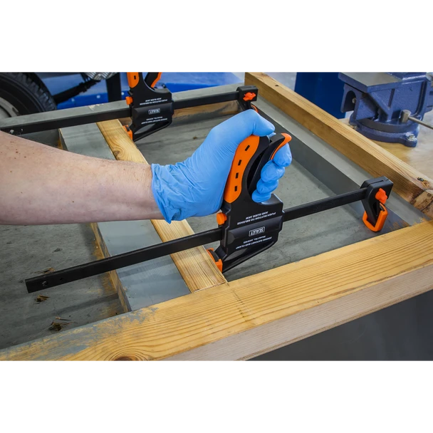 AK61024_ACT_IN_USE_PIC2_DFC1572945__66645