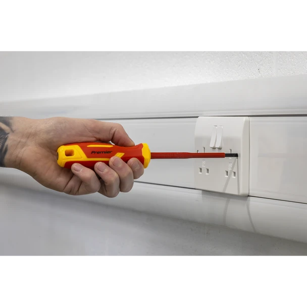 AK6125.V2_ACT_IN_USE_PIC4_DFC1804470__27158