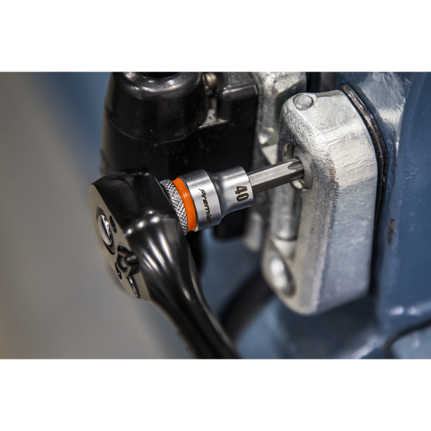 AK6251_ACT_IN_USE_PIC2_DFC1296925__28797