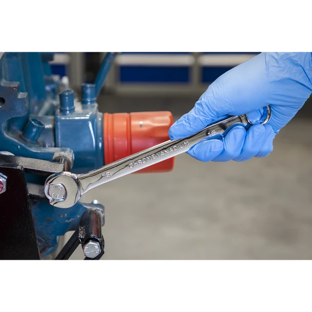 AK63021_ACT_IN_USE_DFC1333561__67003