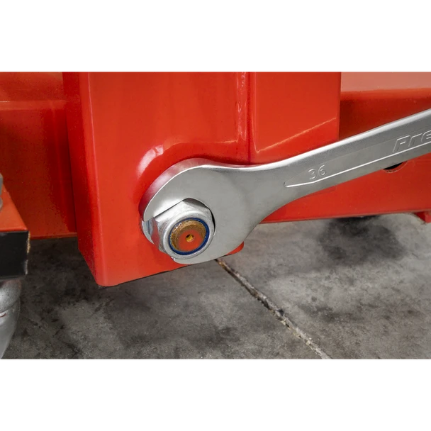 AK63259_ACT_IN_USE_CLOSE_DFC1327184__16651