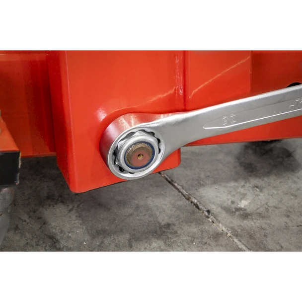 AK63259_ACT_IN_USE_CLOSE_PIC2_DFC1327185__61376