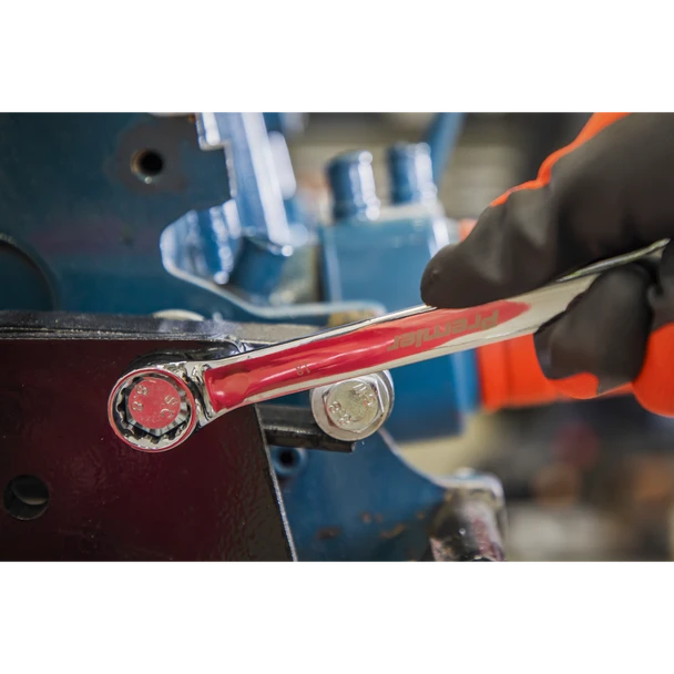 AK63265_ACT_IN_USE_PIC4_DFC1274323__90673