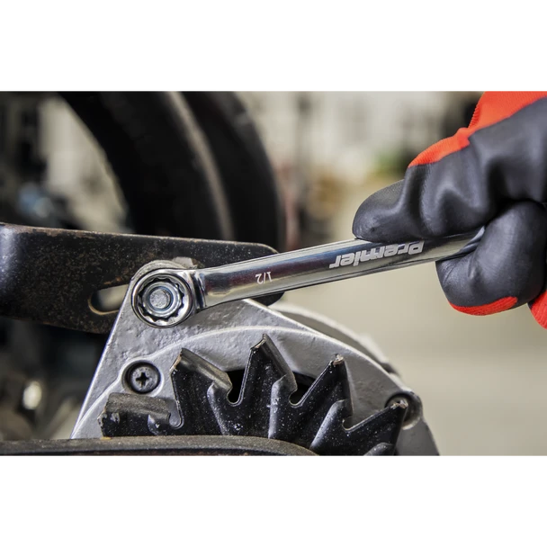 AK63266_ACT_IN_USE_PIC2_DFC1274333__80302