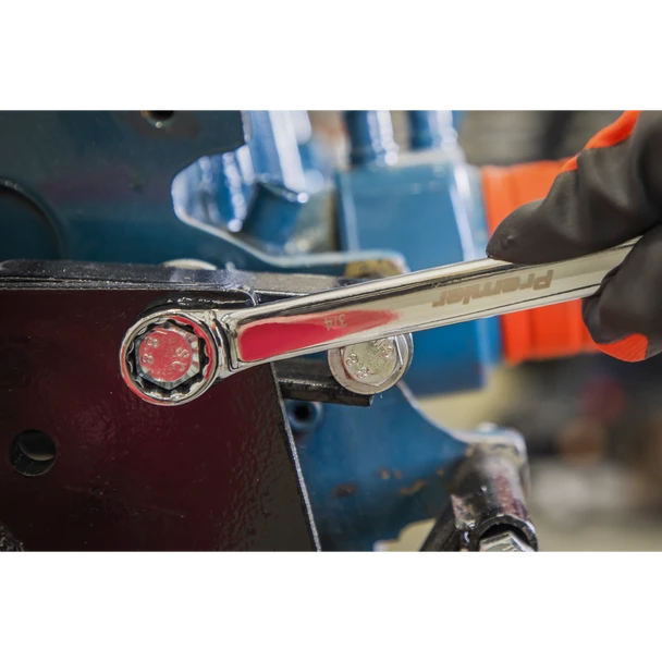 AK63266_ACT_IN_USE_PIC4_DFC1274335__25798