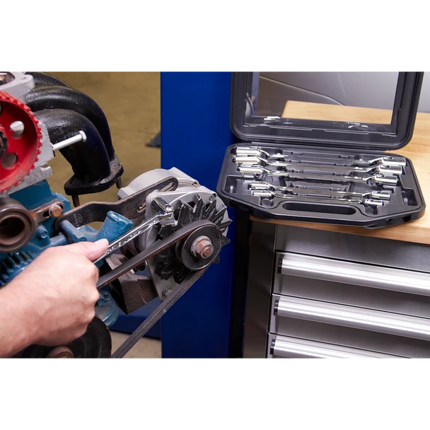 AK635_ACT_IN_USE_DFC0110931__48097