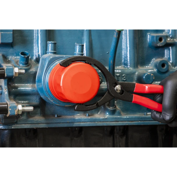 AK6411.V4_ACT_IN_USE_CLOSE_DFC1435068__92949