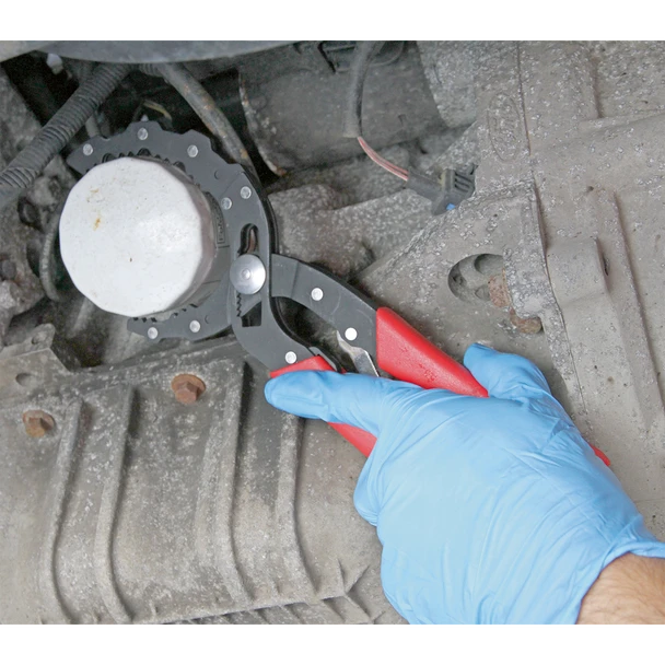 AK6419_ACT_IN_USE_PIC2__34276