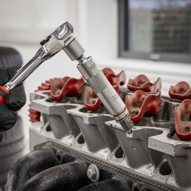 AK6571_ACT_IN_USE_DFC1706902__47888