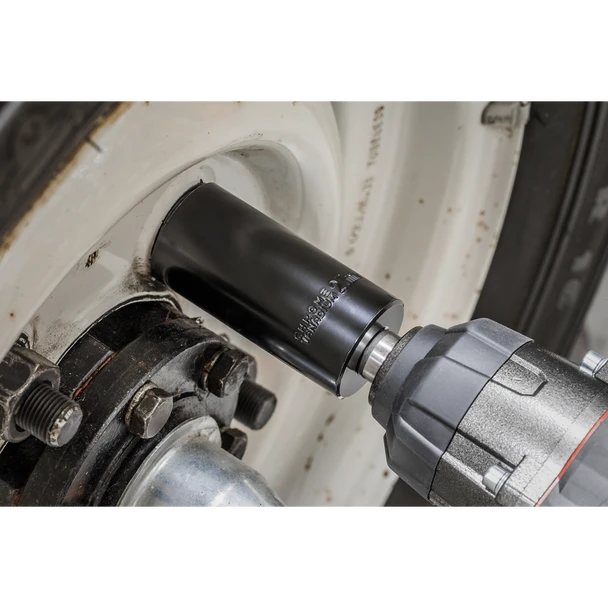 AK685_ACT_IN_USE_DFC1597114__18902
