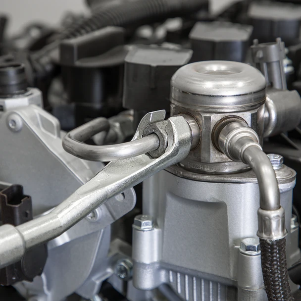 AK6900_ACT_IN_USE_PIC2_DFC1401989__76034