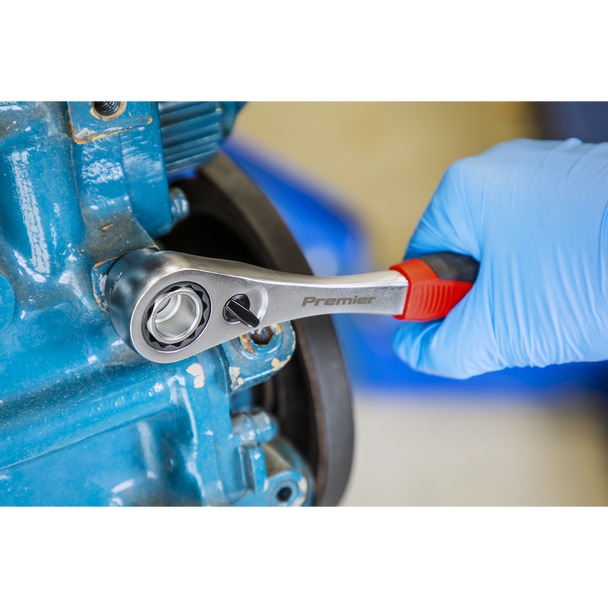 AK6926.V2_ACT_IN_USE_DFC1782254__73105