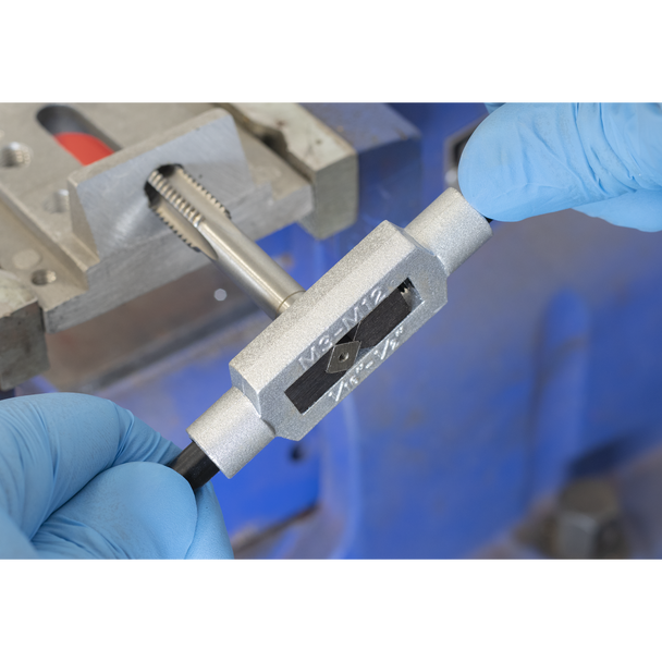 AK727_ACT_IN_USE_PIC2_DFC1450781__51728