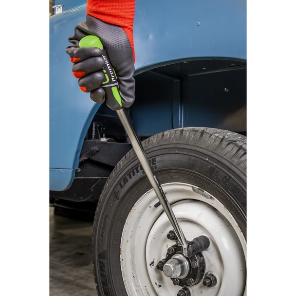 AK7306HV_ACT_IN_USE_DFC1274346__38720