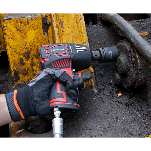 AK77-9M_ACT_IN_USE_2_DFC0109122__91748