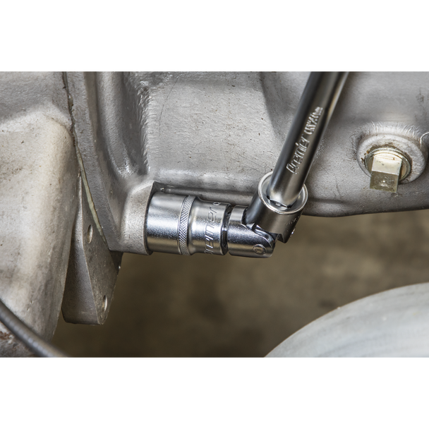 AK7924_ACT_IN_USE_CLOSE_DFC1486106__78757