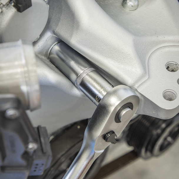 AK7925_ACT_IN_USE_CLOSE_PIC2_DFC1486126__22664