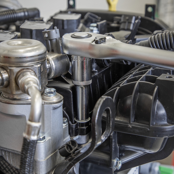 AK7926_ACT_IN_USE_CLOSE_PIC3_DFC1486159__70521