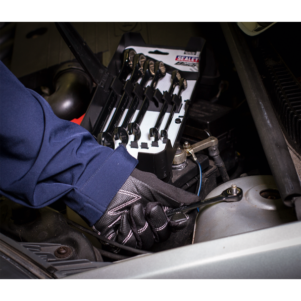 AK7978_ACT_IN_USE_ENGINE__02881