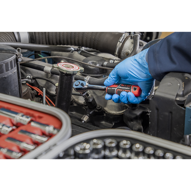 AK7982_ACT_IN_USE_CLOSE_DFC1317439__76092