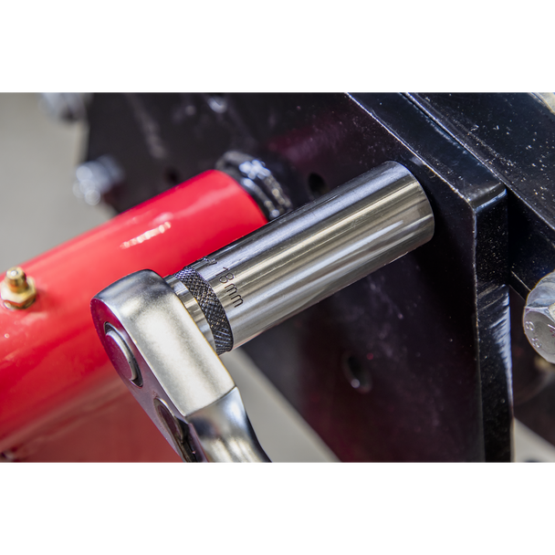 AK7995_ACT_IN_USE_PIC2_DFC1261273__36268