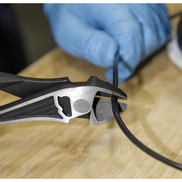 AK8378_ACT_CUTTING_WIRE_CLOSE_DFC0852017__90341