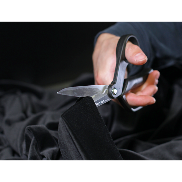 AK8524_ACT_IN_USE__04323