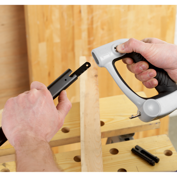 AK8684_BLADE_STORAGE_ACT__28019