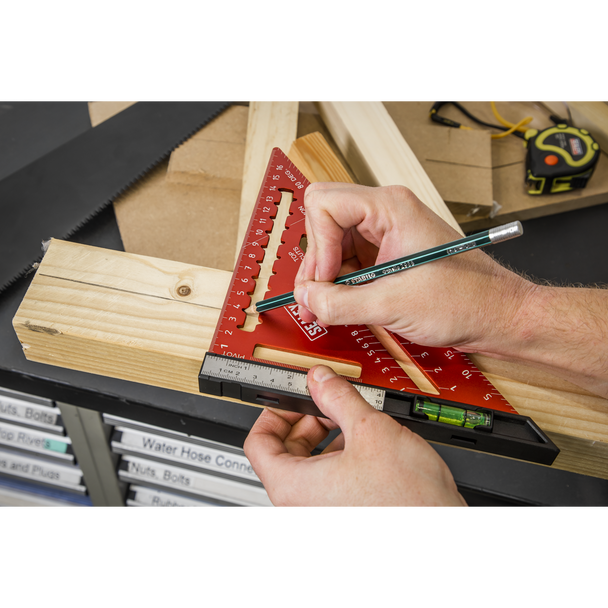 AK9008_ACT_IN_USE_PIC3_DFC1346531__15091